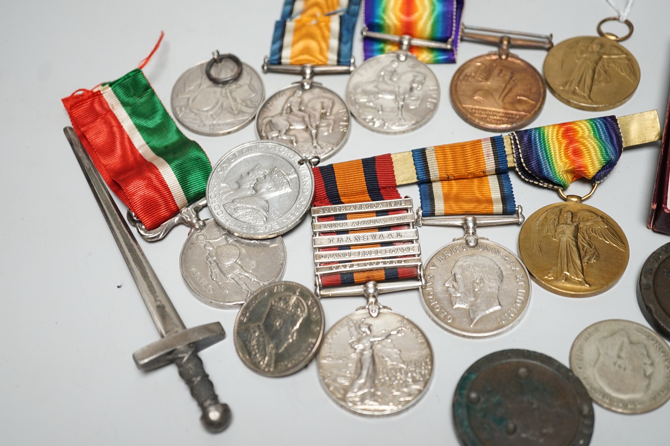 Two pairs of WWI medals awarded to 5761 SJT. A. E. GUNN. R. E. and SD-288 PTE. W. H. BROAD. R. SUSS. R. , another WWI medal to 553092 SPR. T. F. NEARY. R. E. , a South Africa medal with 5 bars to 5761 SAPPER A. E. GUNN.